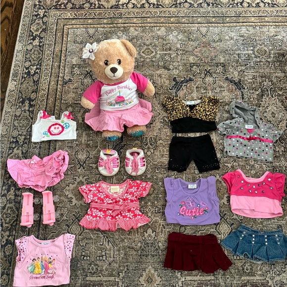 Build-a-bear and big clothes lot - Picture 2 of 12